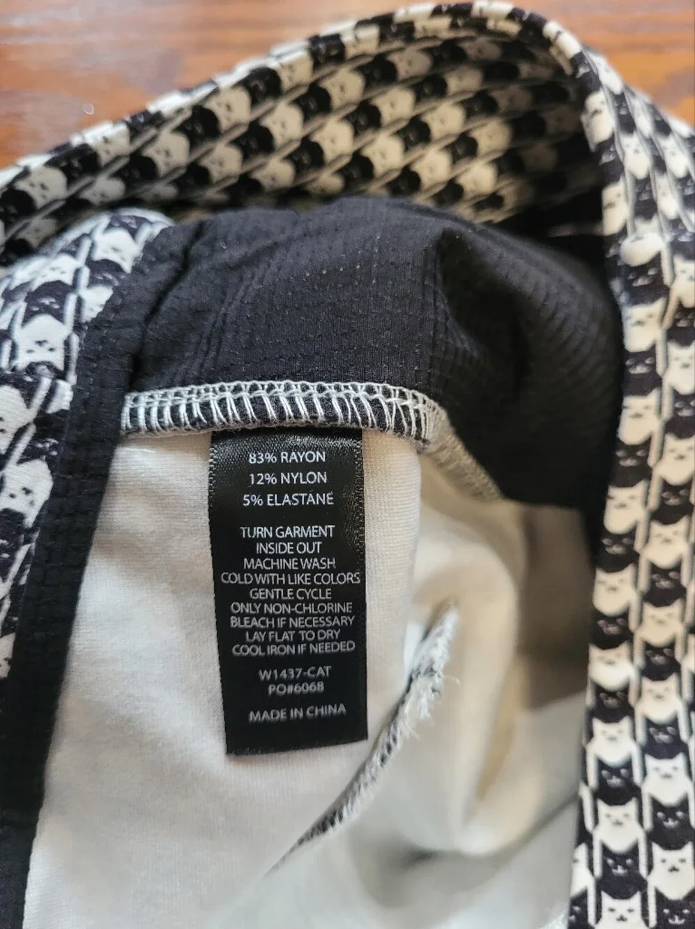 Kids Black & White Patterned Leggings - Picture 4 of 4